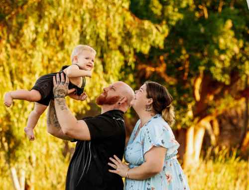 Levi´s 1st birthday cake smash at Kings Lake in Tom Price, WA, Pilbara