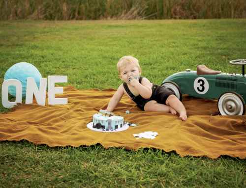 Levi´s 1st birthday cake smash at Kings Lake in Tom Price, WA, Pilbara